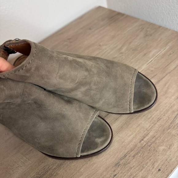 Frye Size 8 Dani Shield Suede Dark Taupe Open Toe Bootie Heel - Picture 3 of 11